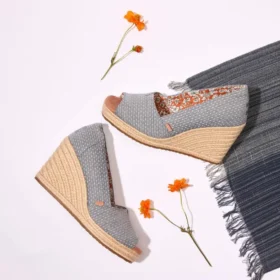 Essential-sandaal met sleehak voor dames